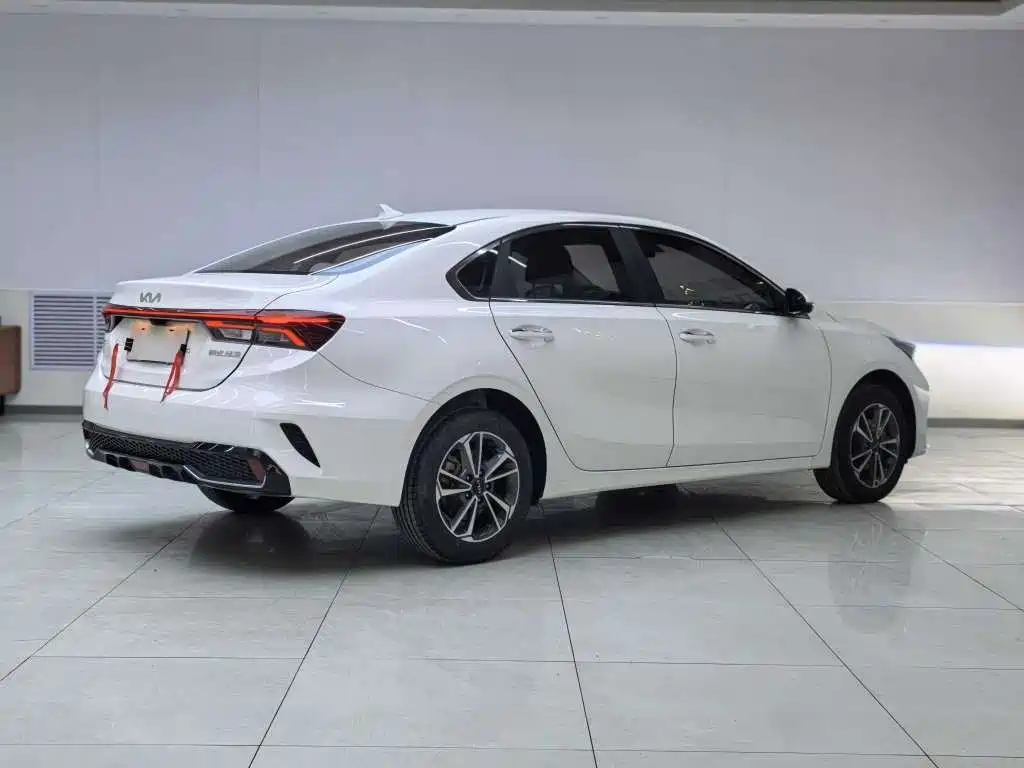 Kia K3 2023 Model 1.5L CVT Luxury Edition фото 5