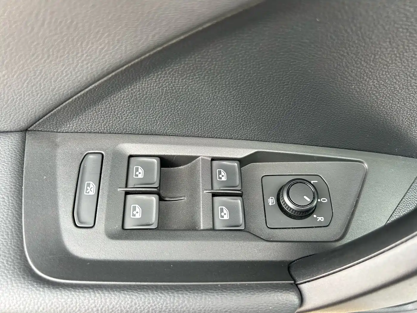 Volkswagen Tharu 2019 Model 280TSI 2WD R-line China VI фото 29