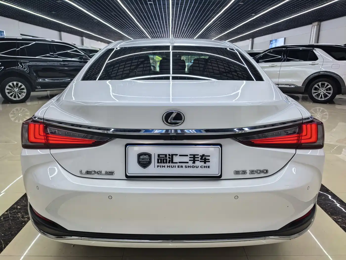 Lexus ES 2023 200 Excellence Edition фото 4