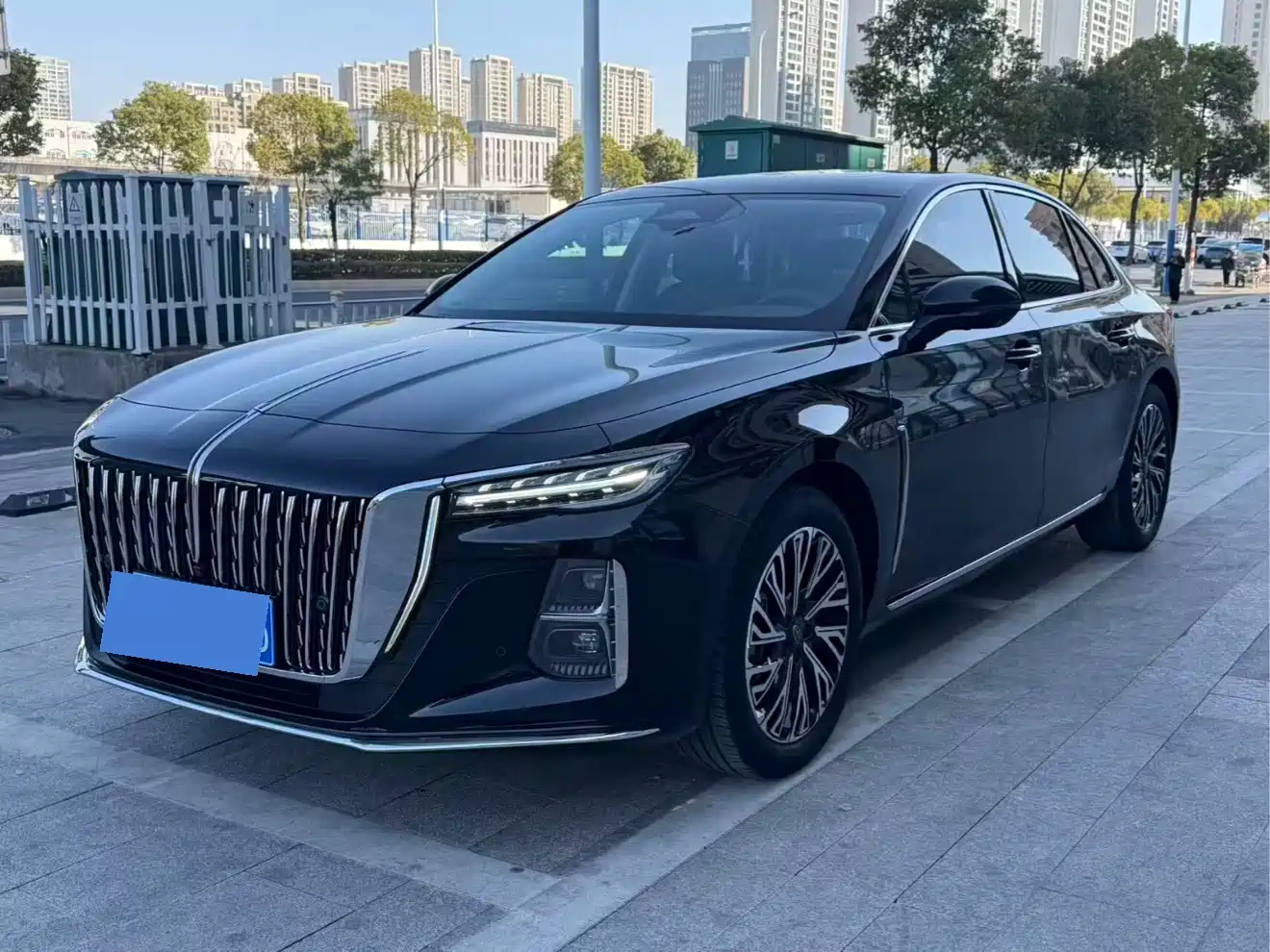 Hongqi H5 2023 2.0T Auto Smart Connect Flag Comfort