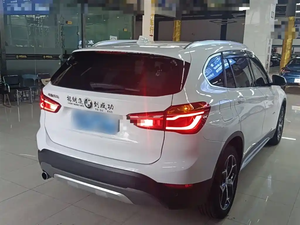 BMW X1 2016 sDrive18Li Luxury Model фото 7