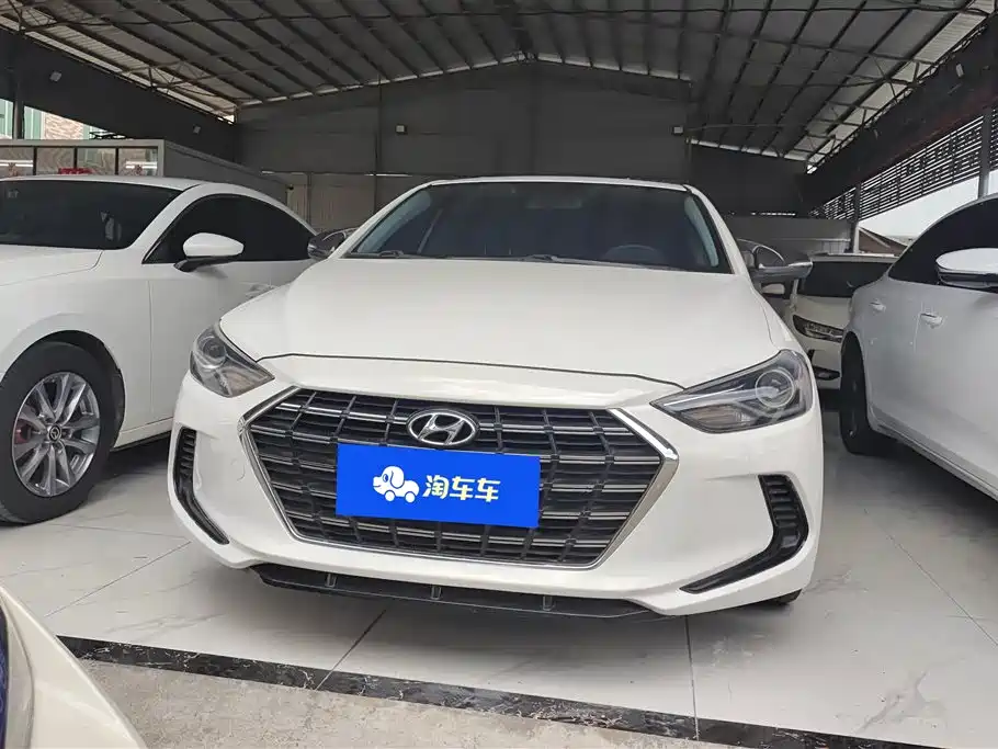 Hyundai Elantra 2020 1.5L CVT Smart Style·Elite фото 2