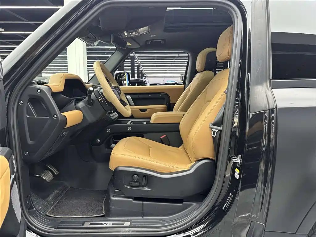 Land Rover Defender 2024 90 5.0T V8 фото 6