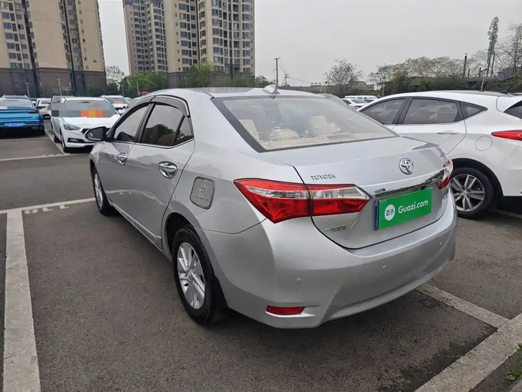Toyota Corolla 2014 1.6L CVT GL-i фото 5