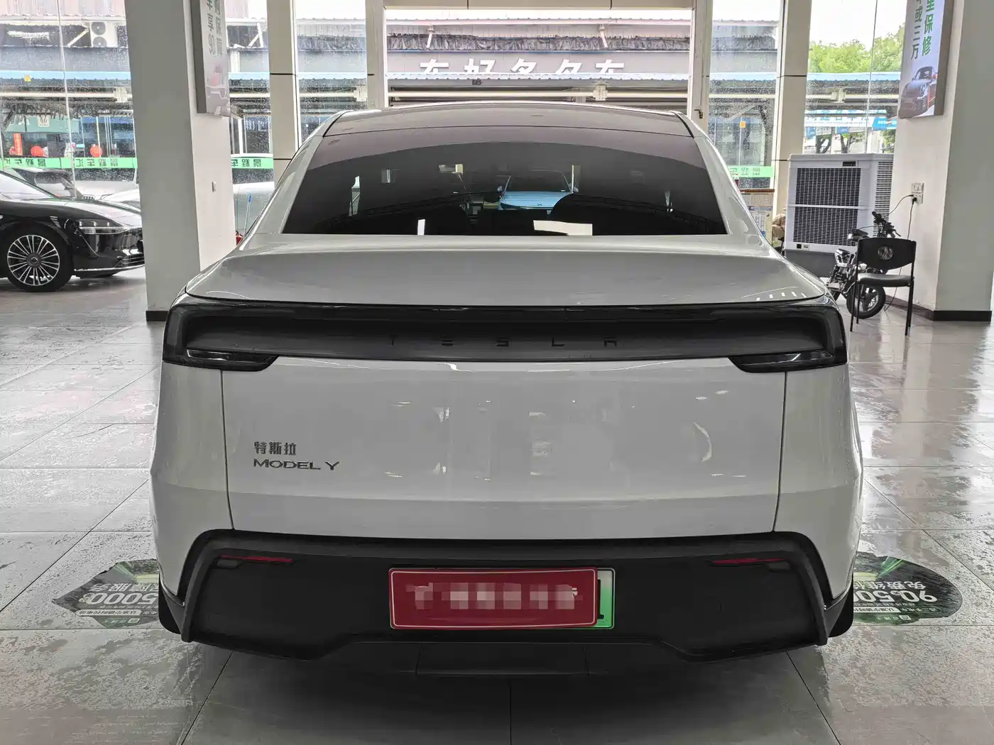 Tesla Model Y 2025 Rear-Wheel Drive фото 8