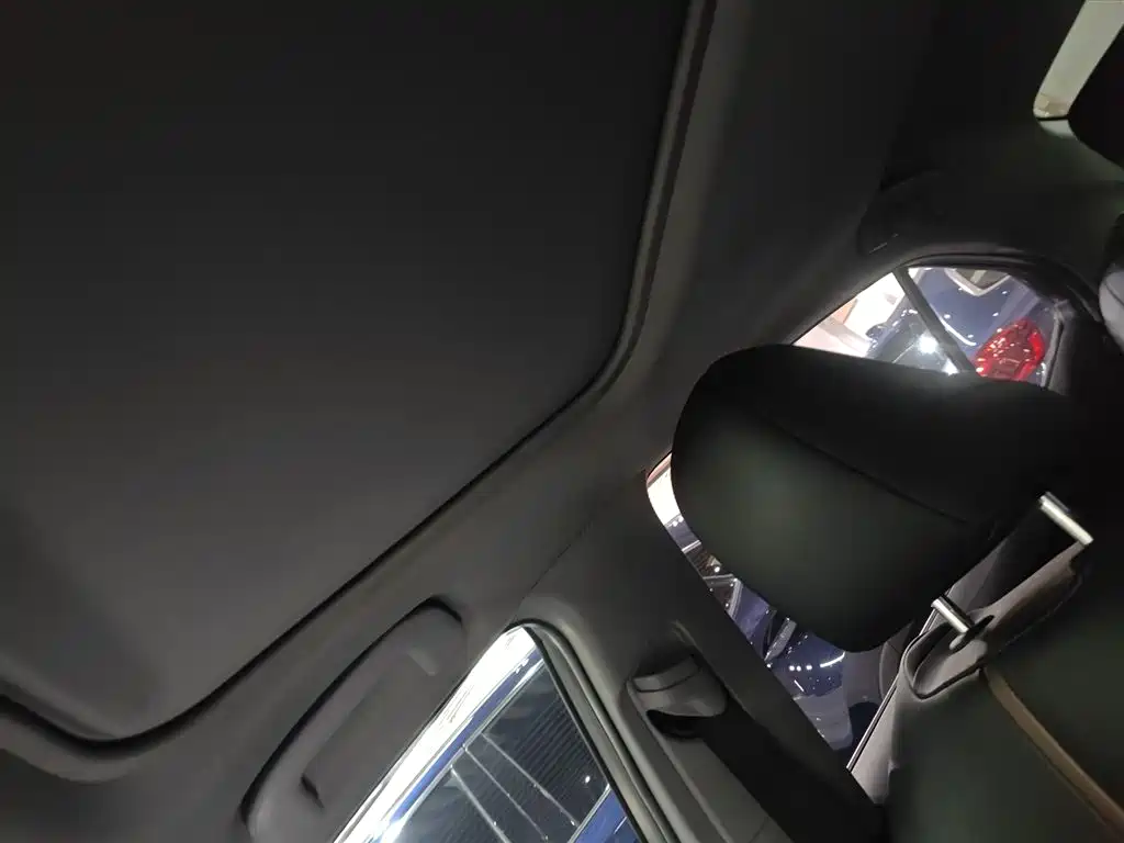 Toyota Camry 2018 2.0G Luxury Edition фото 18