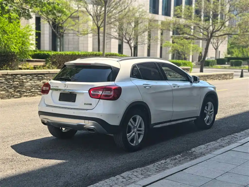 Mercedes-Benz GLA 2016 GLA 200 Dynamic фото 14