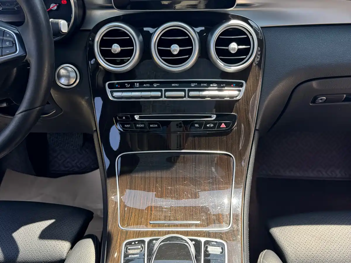 Mercedes-Benz GLC 2019 GLC 260 L 4MATIC Luxury фото 13