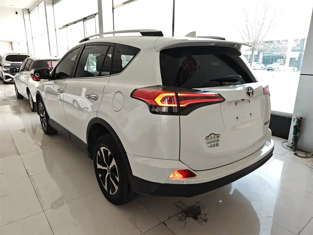Toyota RAV4 Rongfang 2016 2.0L CVT 2WD Comfort (China V) фото 5
