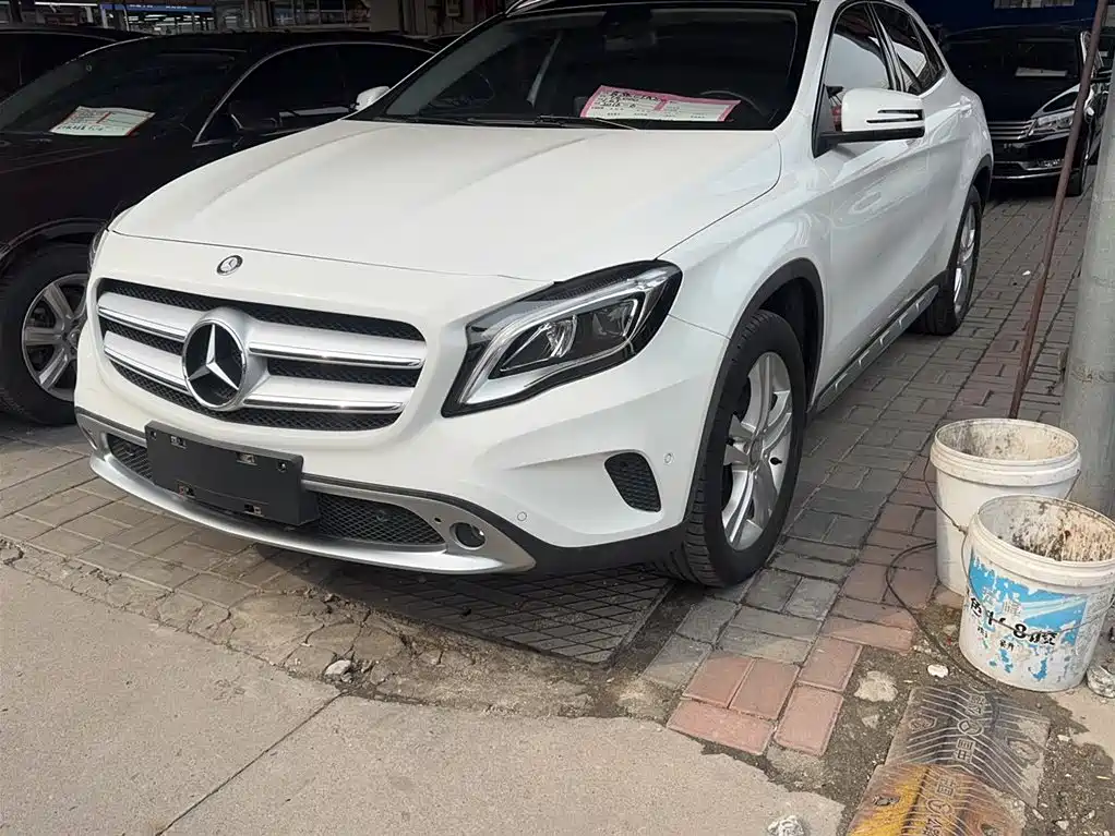 Mercedes-Benz GLA 2016 GLA 200 Dynamic фото 6