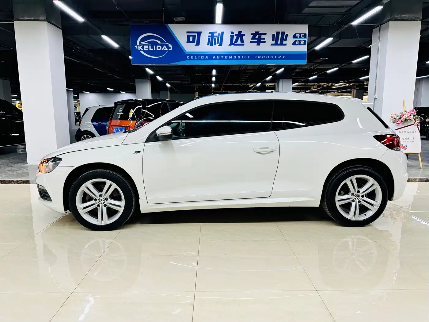 Volkswagen Scirocco 2011 2.0TSI R-Line фото 2