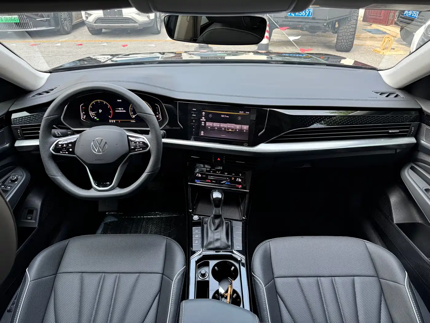 Volkswagen Passat 2024 330TSI Starlight Elite Edition фото 7