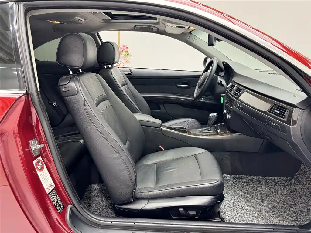 BMW 3 Series (Import) 2011 320i Coupe фото 8