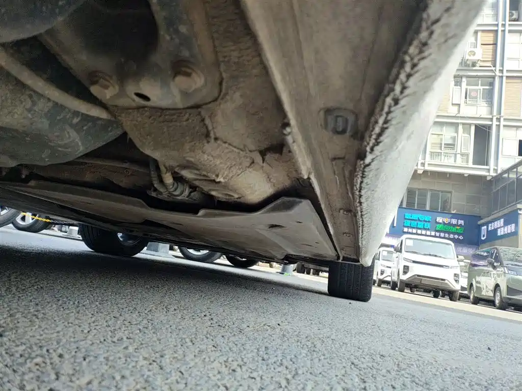 VOLKSWAGEN LINGDU
