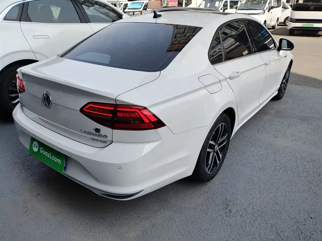 VOLKSWAGEN LINGDU