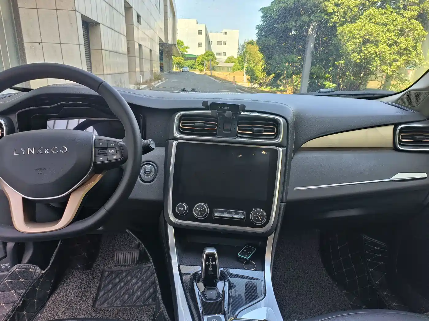 Lynk & Co 01 2017 2.0T 2WD Pro Version фото 6