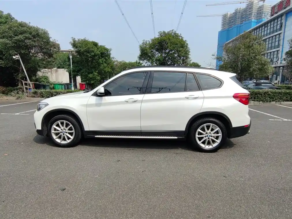 BMW X1 2019 sDrive18Li Fashion Model фото 10