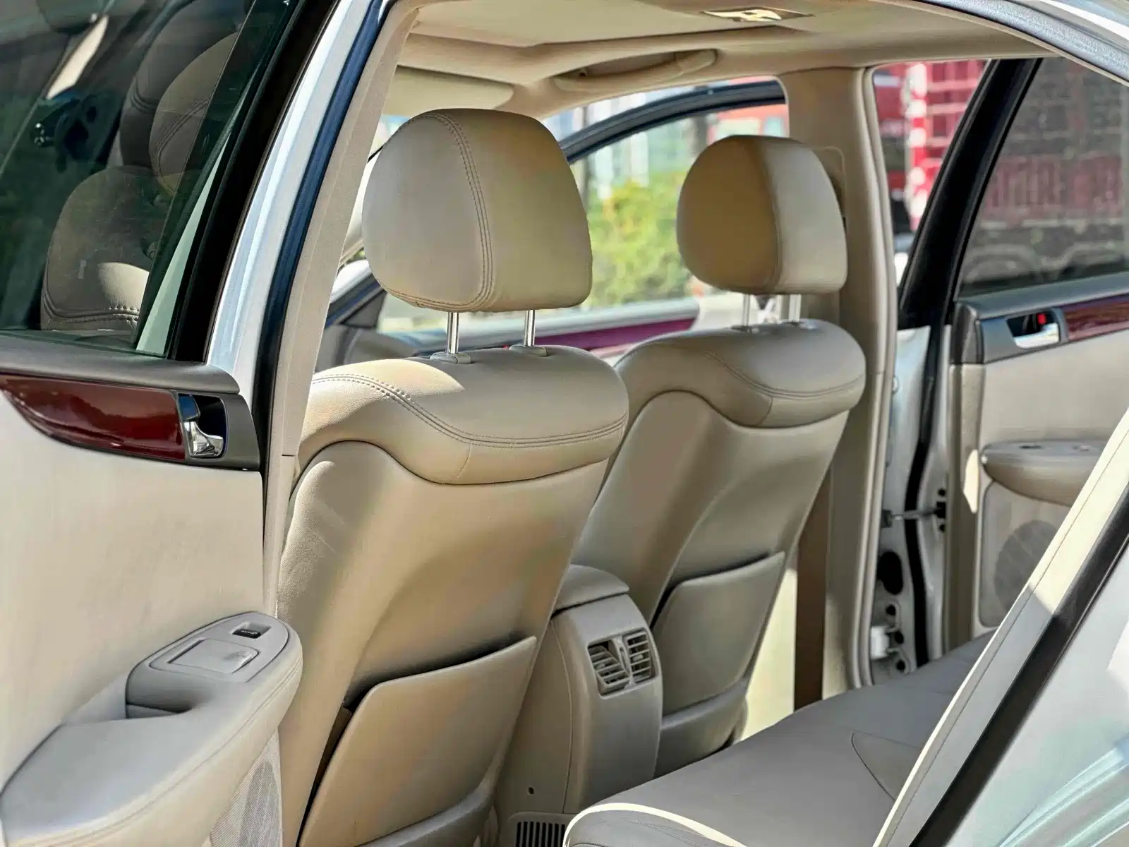 Photo 12 - Lexus ES