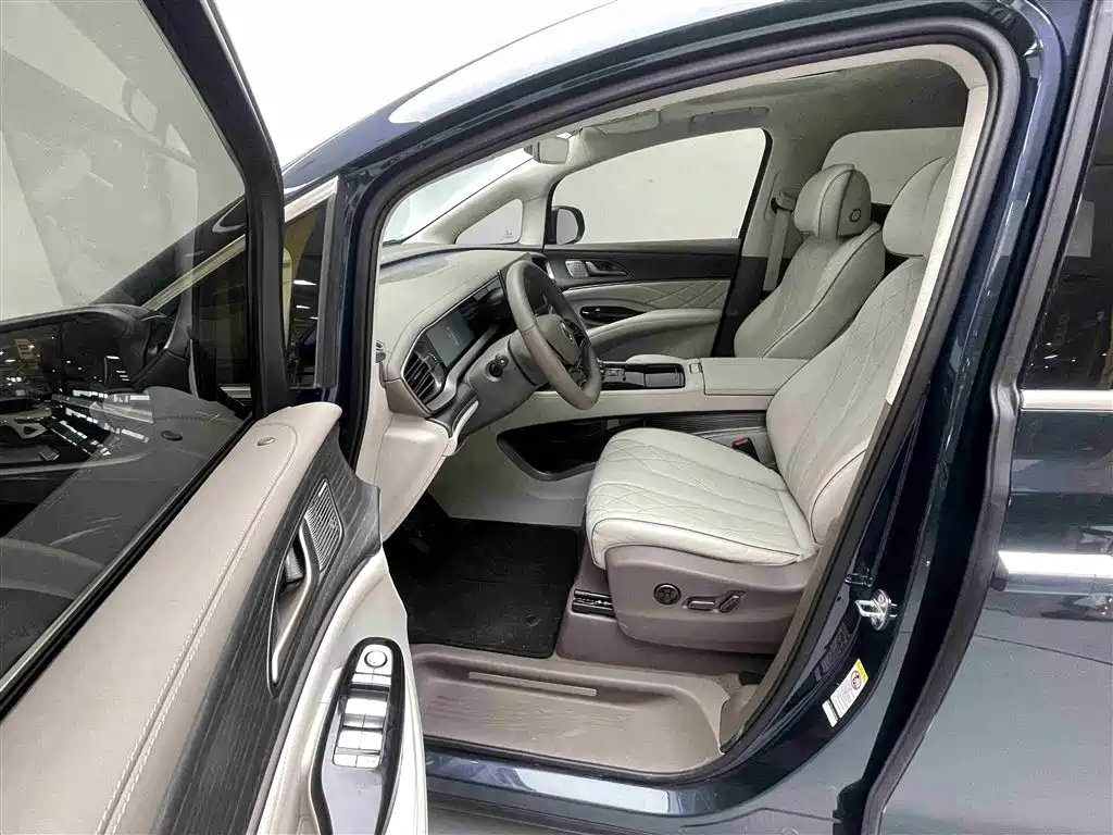 Denza D9 2022 DM-i 970 AWD Flagship фото 4