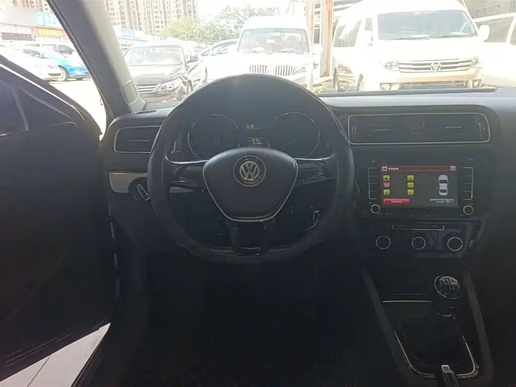 Volkswagen Sagitar 2015 1.6L Manual Comfort фото 11