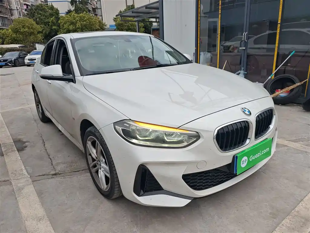 BMW 1 Series 2020 Model 120i M Sport Package фото 4