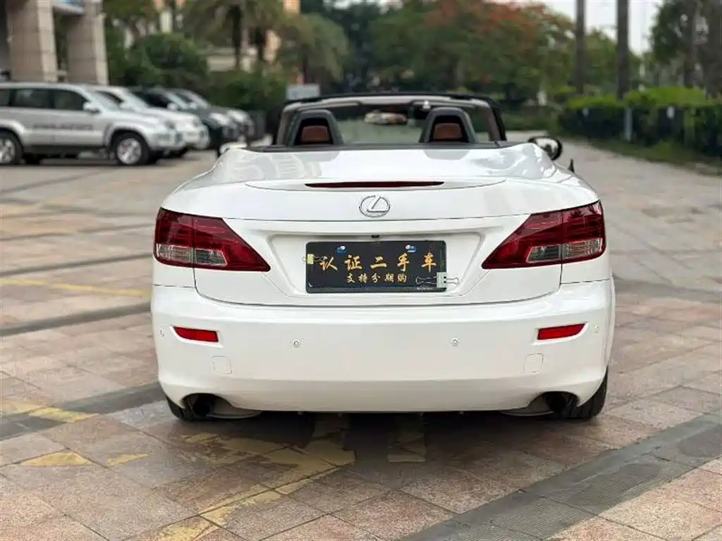 Lexus IS 2011 250C фото 5
