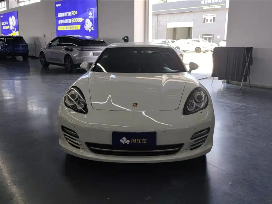 Porsche Panamera 2013 Panamera 4 Platinum Edition 3.6L фото 2