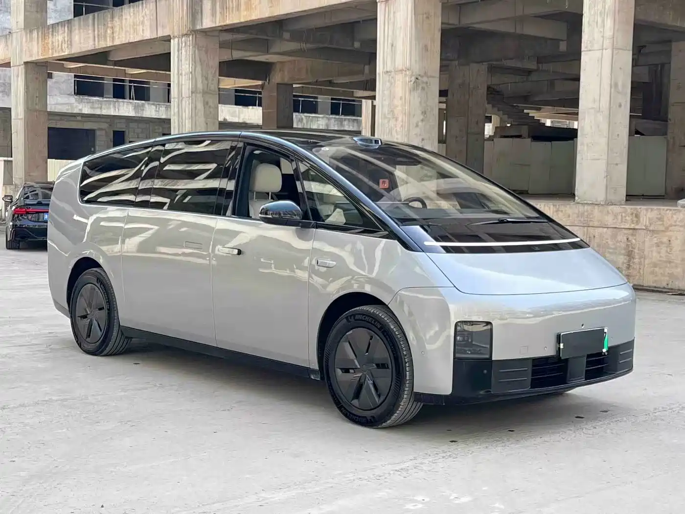 Li Auto MEGA 2025 Model Home Family Special Edition фото 3