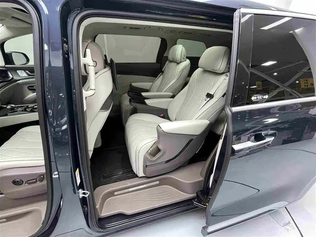Denza D9 2022 DM-i 970 AWD Flagship фото 5