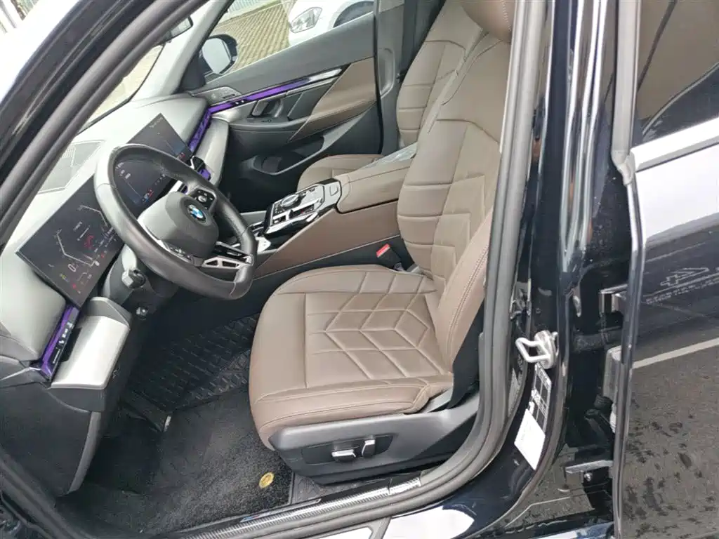 BMW 5 Series 2024 530Li Leading M Sport Package фото 22