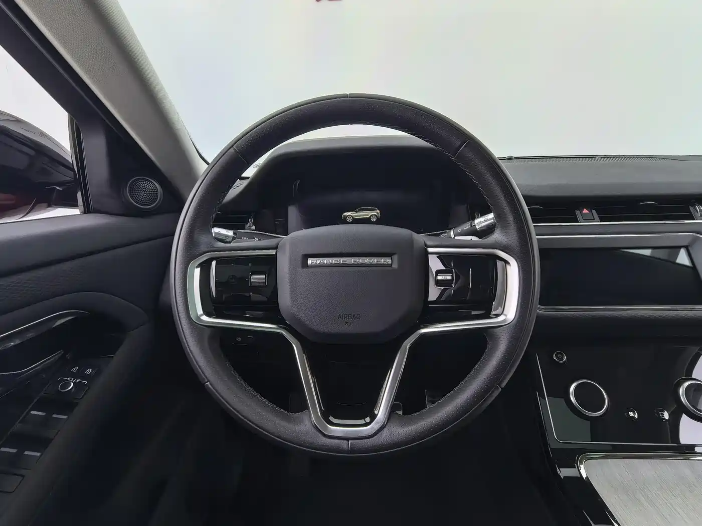 Land Rover Range Rover Evoque 2021 Range Rover Evoque L 249PS R-Dynamic S Performance Edition фото 9