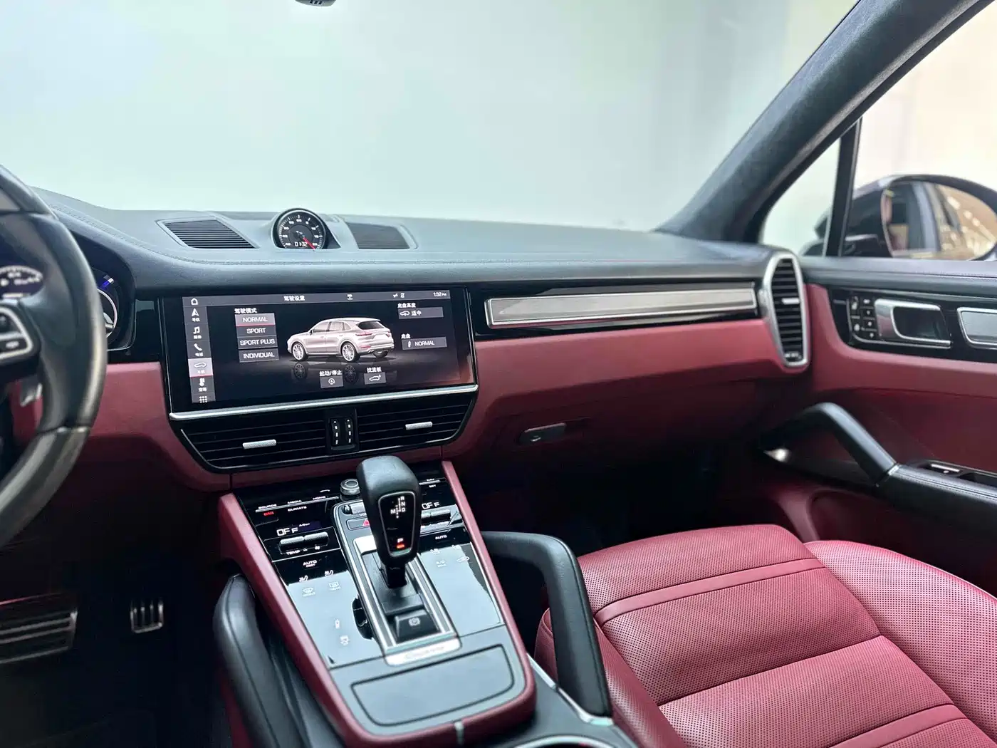 Porsche Cayenne 2018 Cayenne Turbo 4.0T фото 16