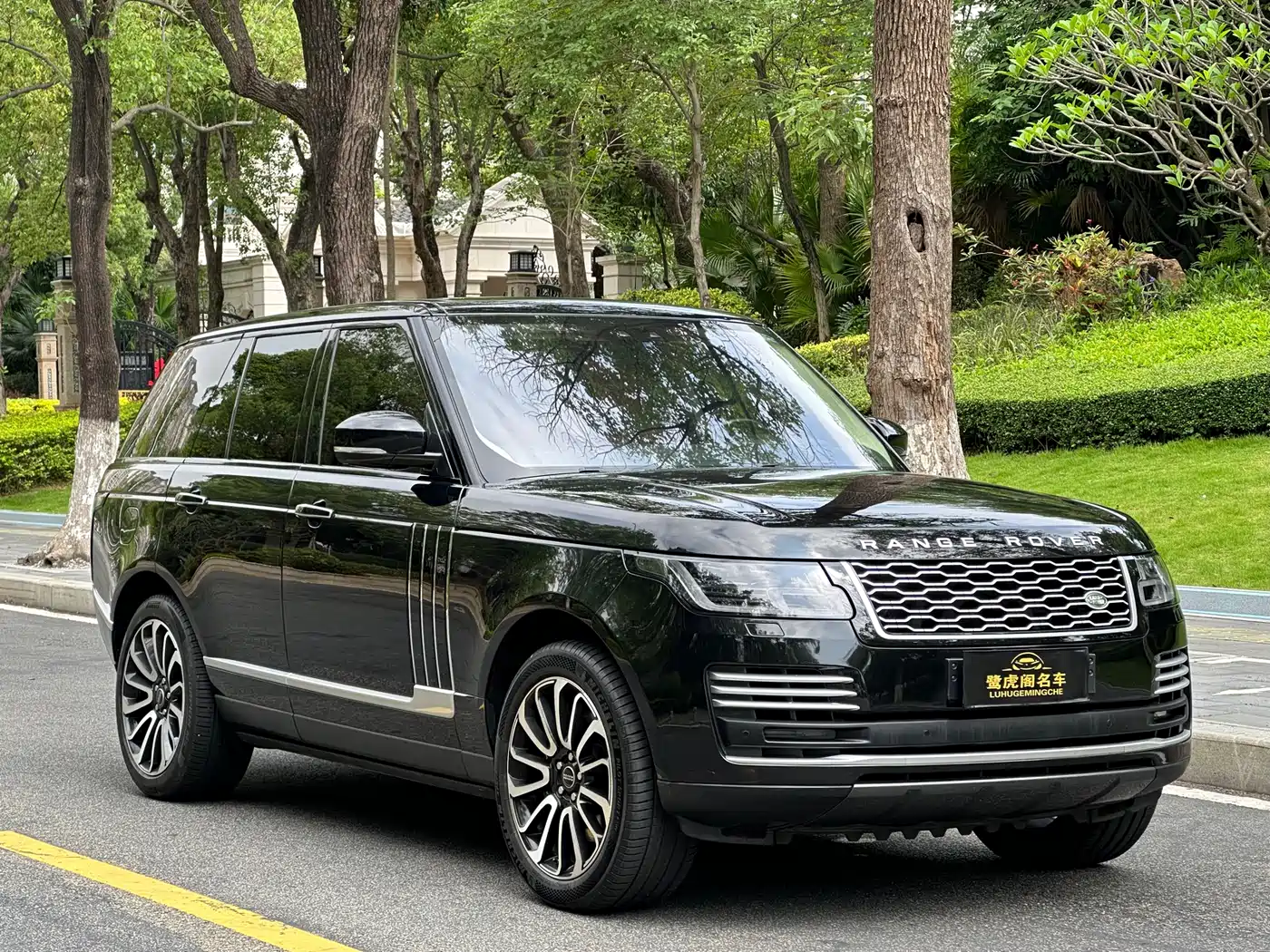Land Rover Range Rover 2019 3.0 SCV6 Heritage Edition фото 3