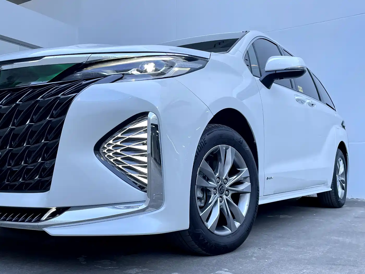 Toyota Sienna 2024 2.5L Hybrid Comfort Edition фото 34