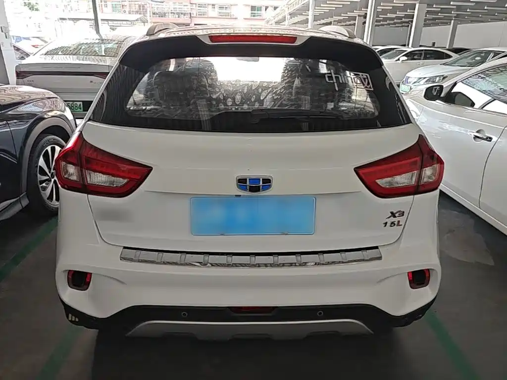 Фото 6 - Geely Vision X3