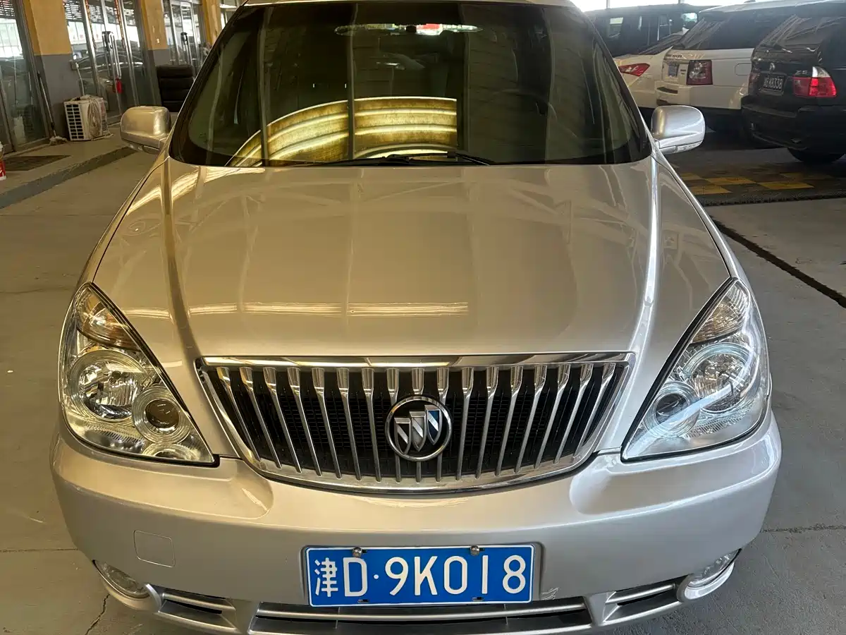 Buick GL8 2014 2.4L Classic Edition фото 2
