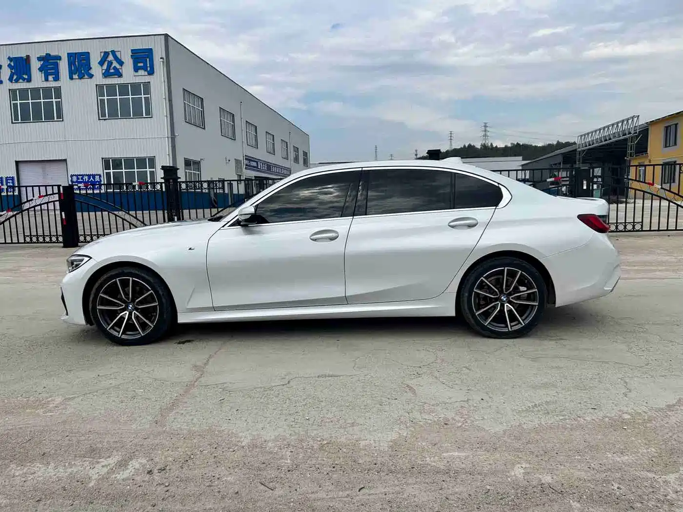 BMW 3 Series 2022 320Li M Sport Package фото 4
