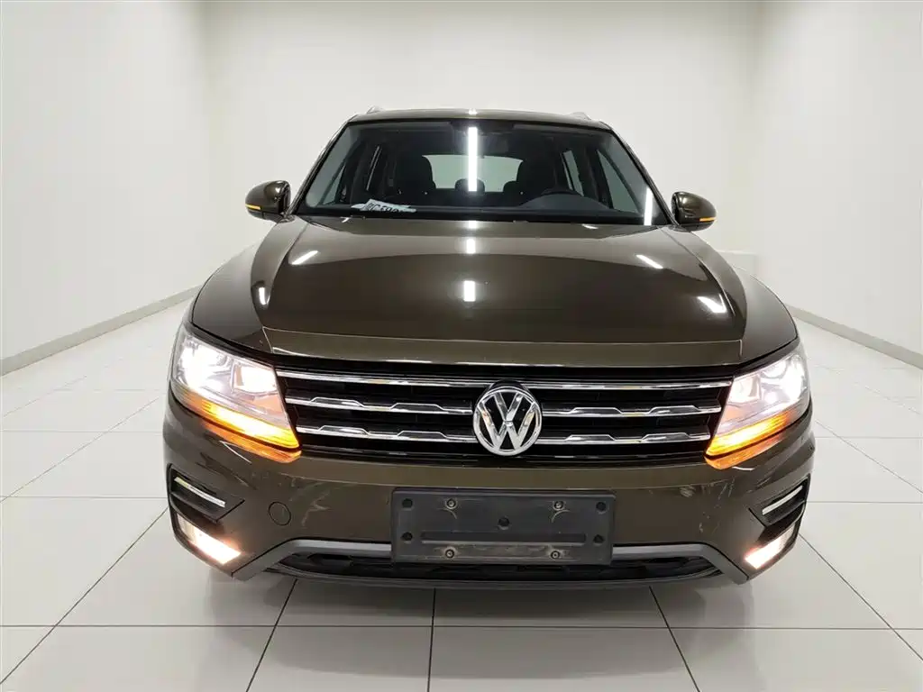 Volkswagen Tiguan L 2019 330TSI Automatic 2WD Panorama Comfort Edition China VI фото 3