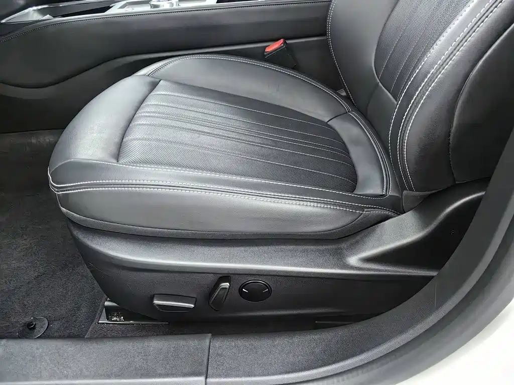 Ford Mondeo 2025 2025 2.0T EcoBoost Luxury