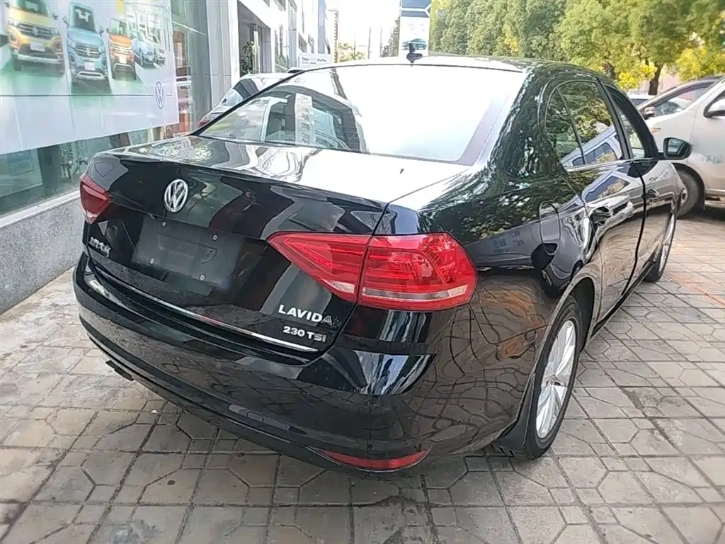 Volkswagen Lavida 2017 230TSI DSG Comfort Edition фото 7