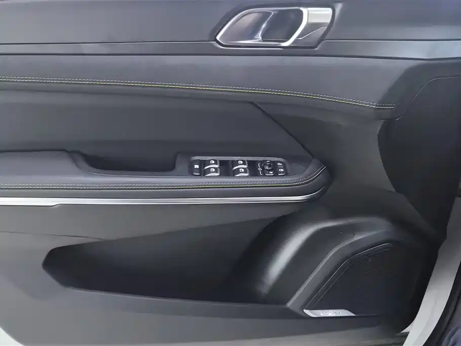 Lynk & Co 01 2025 2.0TD FWD Renewal Pro Edition фото 7