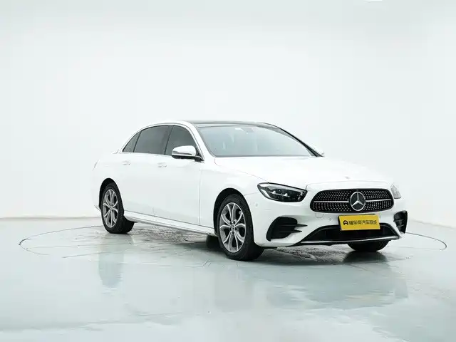 Photo 3 - Mercedes-Benz E-Class