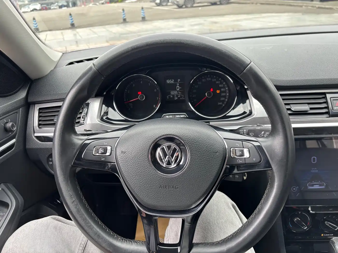 Volkswagen Bora 2018 1.5L Automatic Comfort фото 16