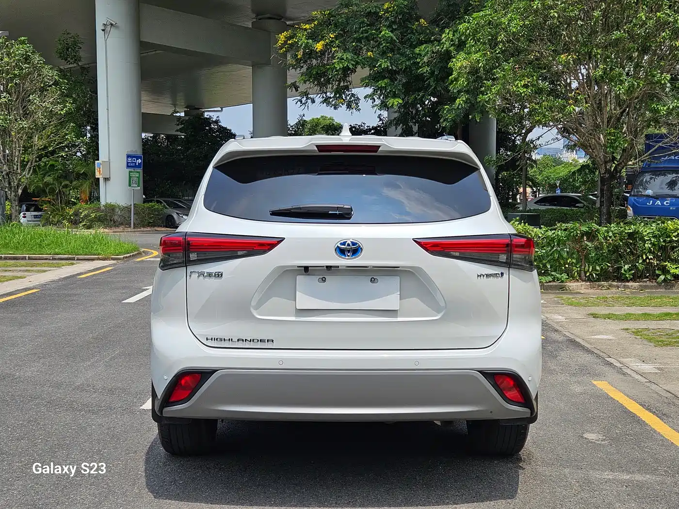 Toyota Highlander 2022 Dual Engine 2.5L 2WD Premium 7-Seater фото 6