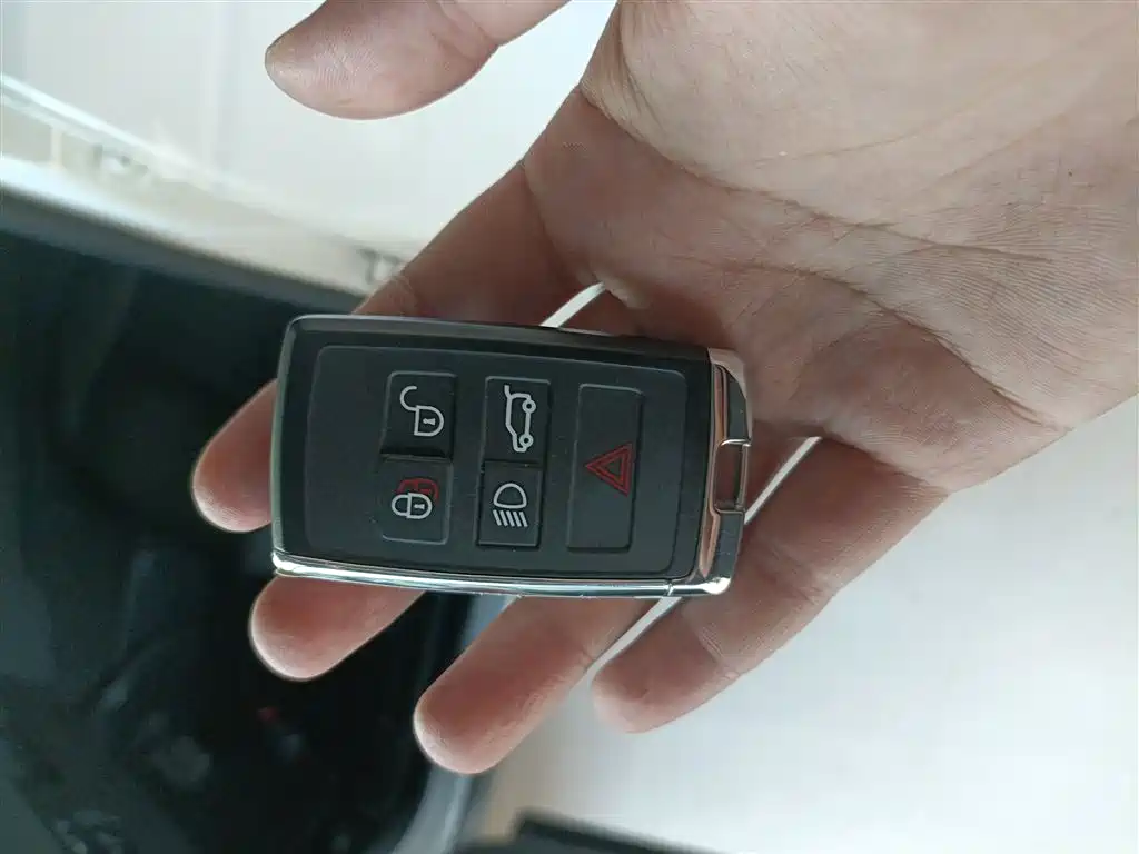 Land Rover Discovery Sport 2022 Model 200PS Family Edition 5-Seater фото 14