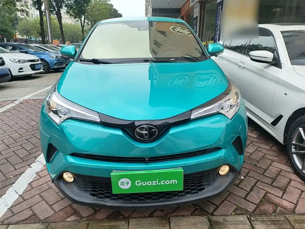 Toyota C-HR 2018 2.0L Leading Edition China VI фото 3
