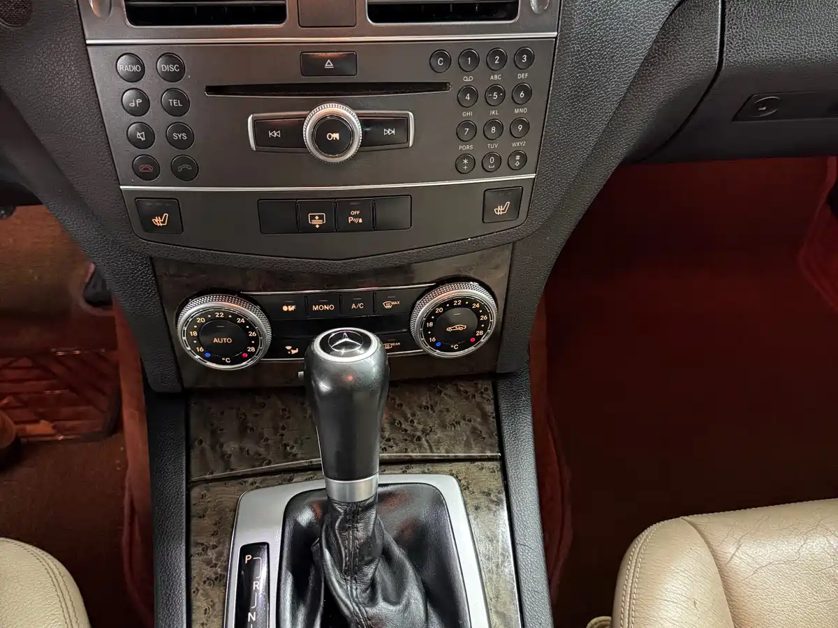 Mercedes-Benz C-Class 2011 C 200 CGI Fashion фото 13