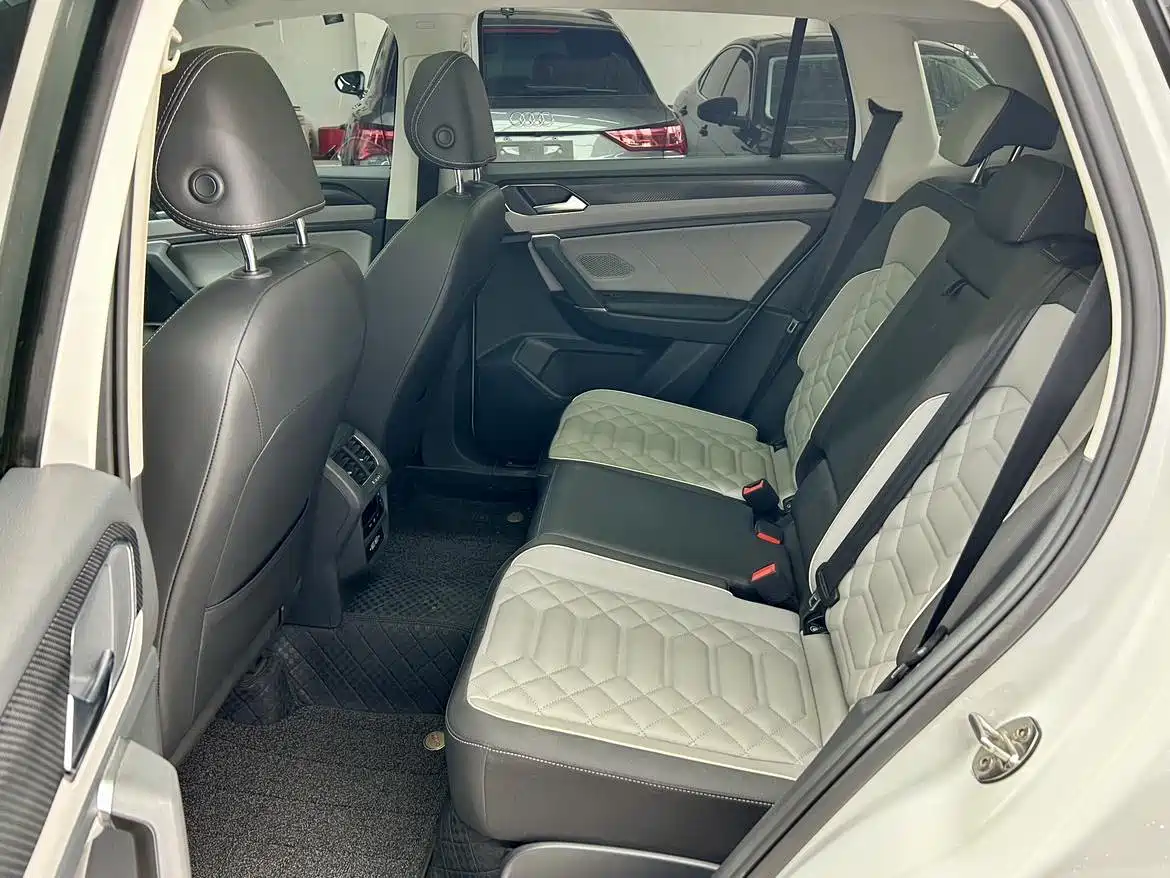 Volkswagen Tayron 2023 280TSI 2WD Luxury Plus Advanced Edition фото 11