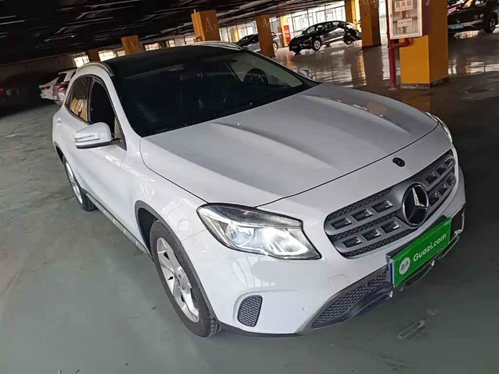 Mercedes-Benz GLA 2018 GLA 200 Dynamic фото 4
