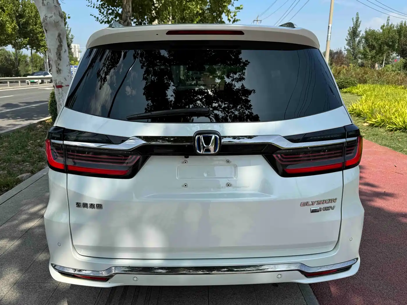 Фото 5 - Honda Elysion